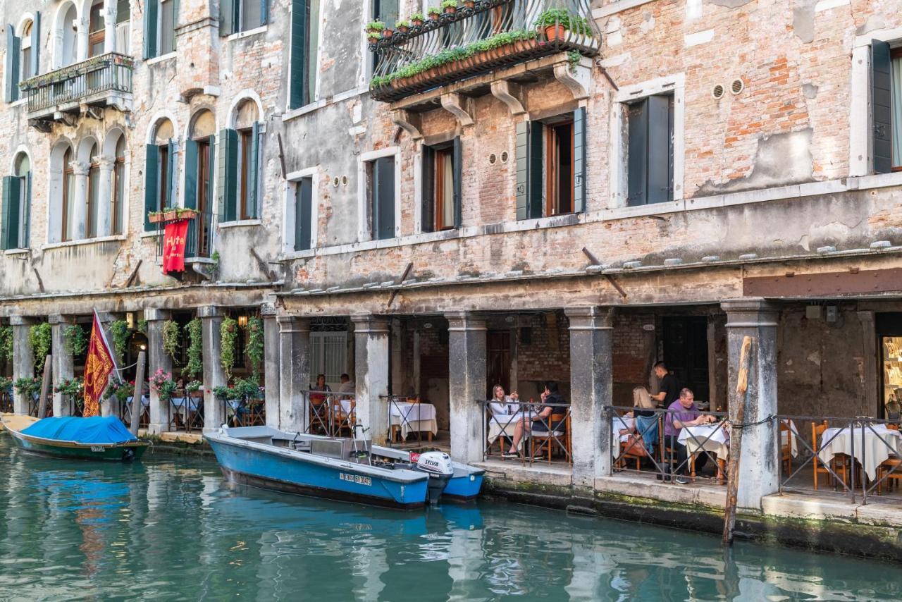 Hotel al Sotoportego Venecia Exterior foto